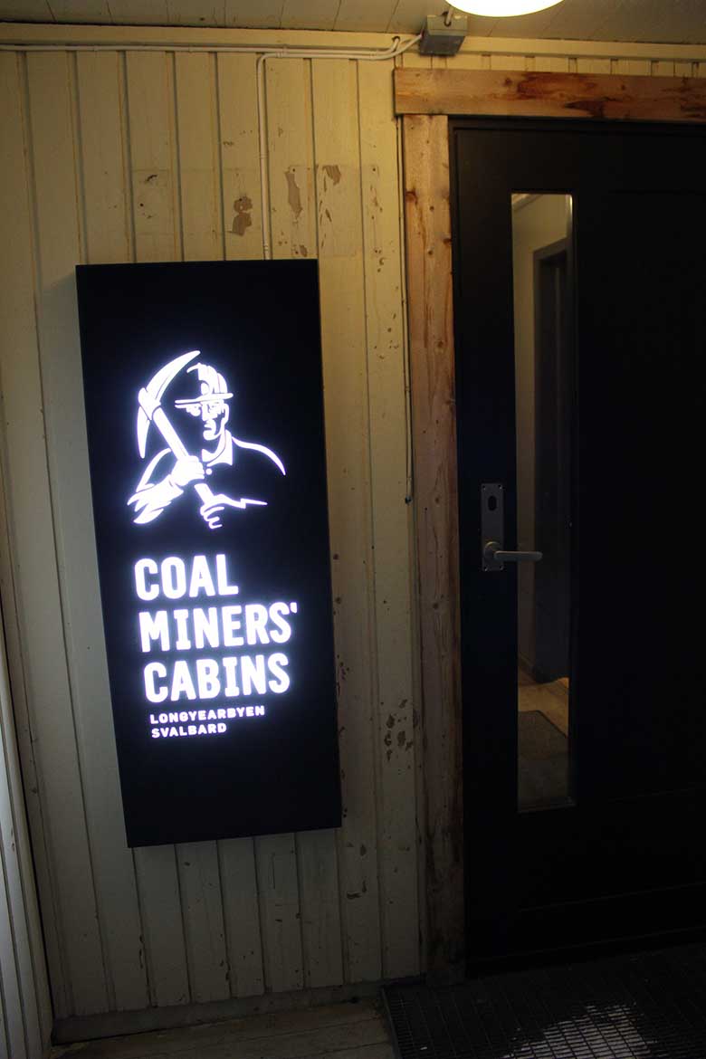 Coal Miners' Cabins Longyearbyen Spitzbergen © Ines Erlacher und Thomas Mussbacher