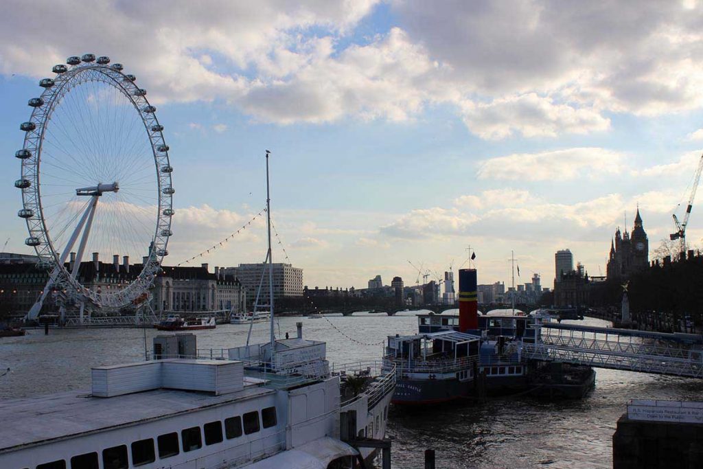 Themse, London Eye und Big Ben London Tipps und Sehenswertes www.gindeslebens.com