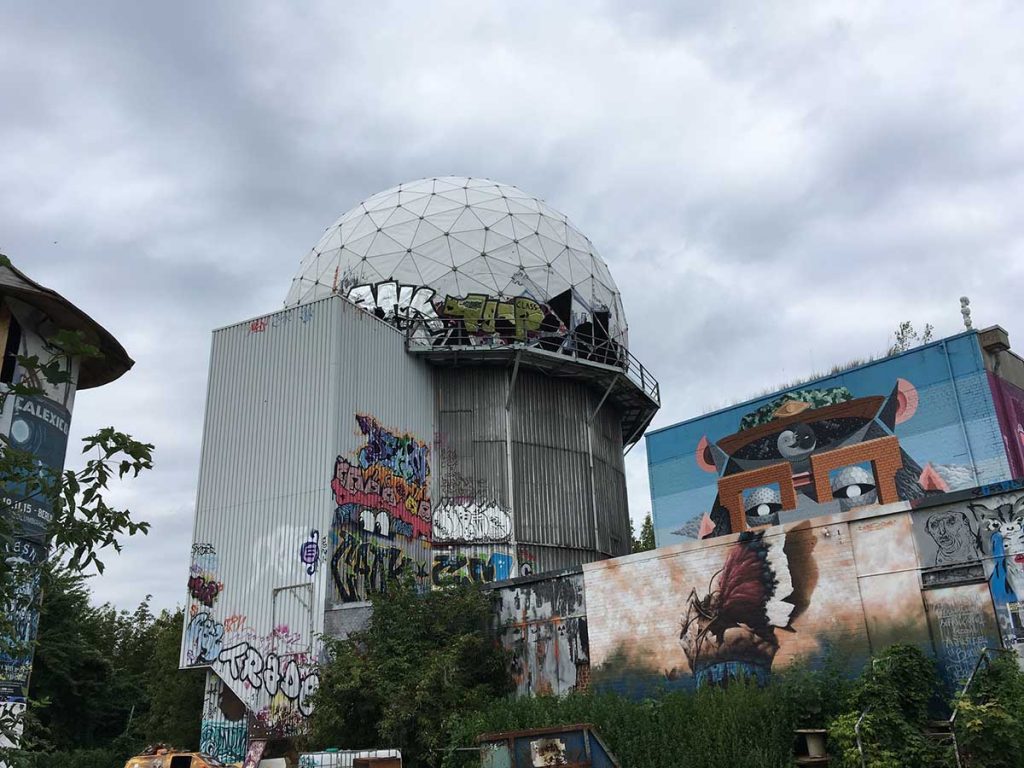 Sightseeing Berlin Lost Place Teufelsberg Streetart Kurztrip - Sehenswertes, Hotel, Aktivitäten und Tipps für eine Städtereise nach Berlin www.gindeslebens.com