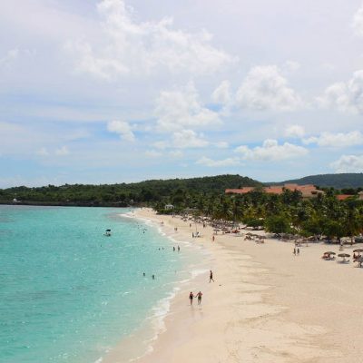 Blick auf die Playa Esmeralda vom Las Guanas Trail Kuba Karibik Naturschutzgebiet www.gindeslebens.com