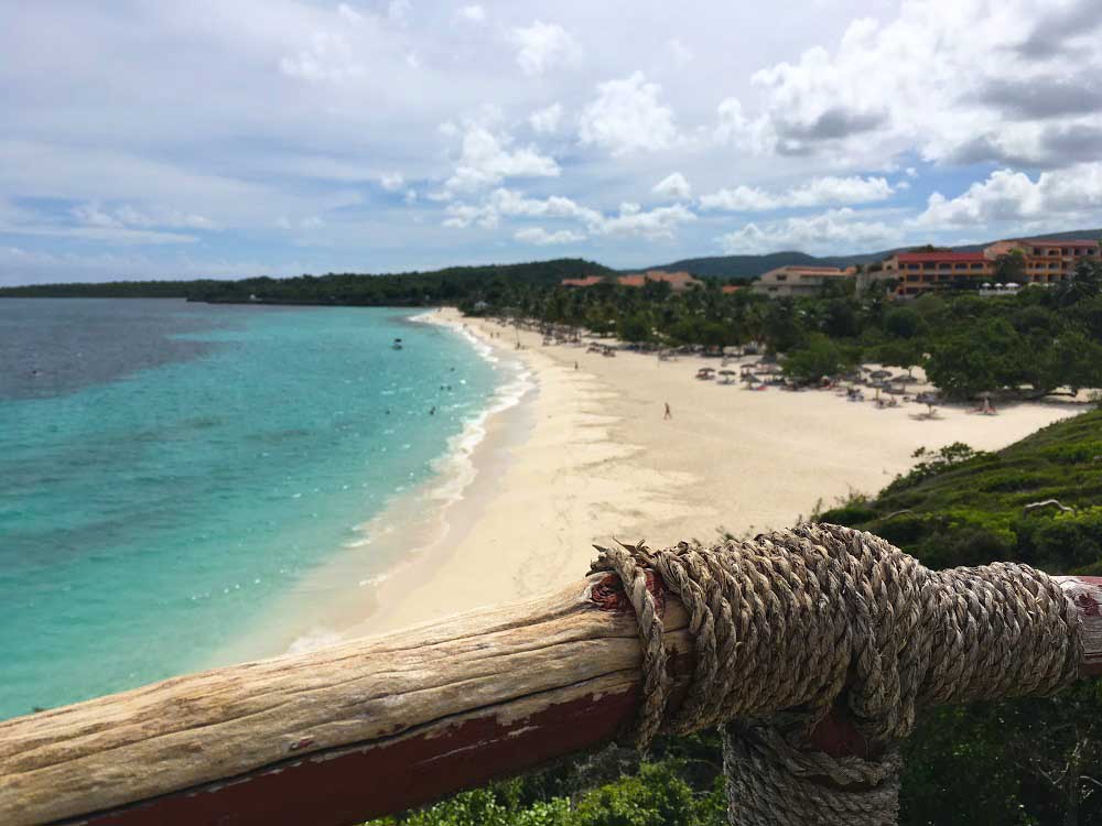 Blick auf die Playa Esmeralda vom Weg des Las Guanas Trail Kuba Karibik Naturschutzgebiet www.gindeslebens.com