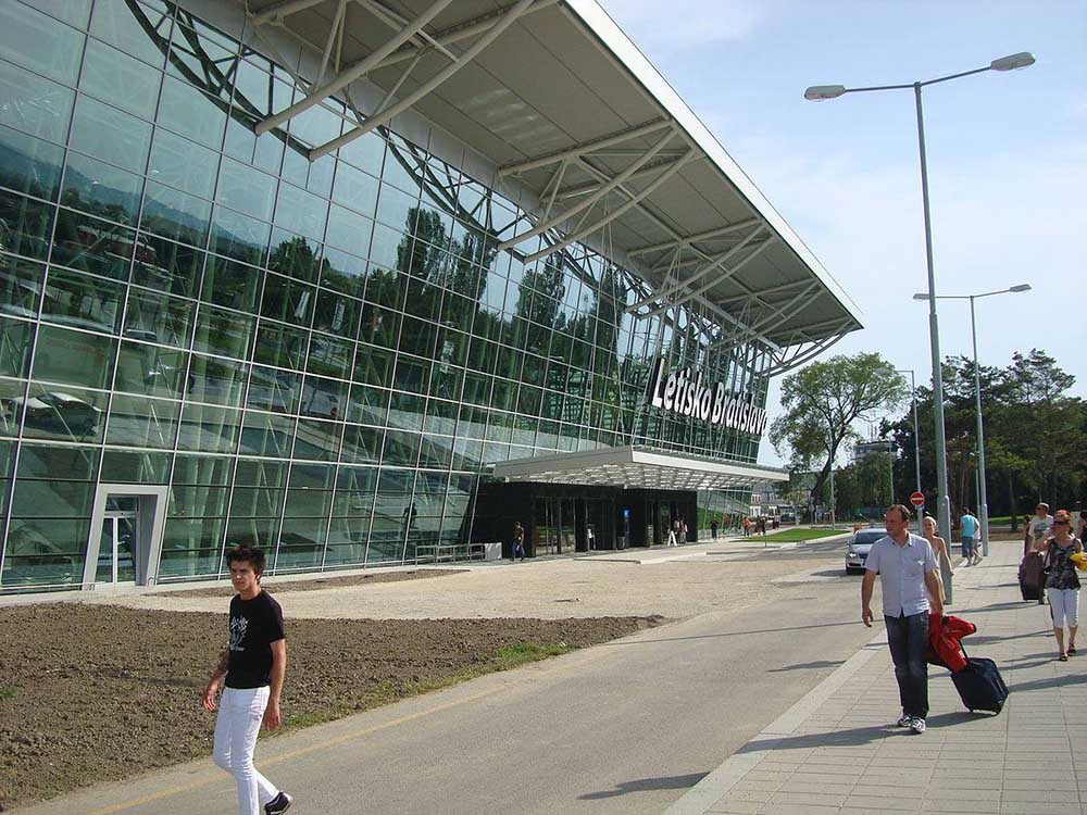 Flughafen Bratislava Quelle Wikipedia