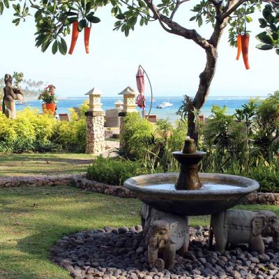 Anlage Blick auf das Meer Sheraton Senggigi Beach Gartenanlage Indonesien Asien Hoteltipp, Sehenswertes und Reisebericht Lombok unbekannte Perle Indonesiens www.gindeslebens.com