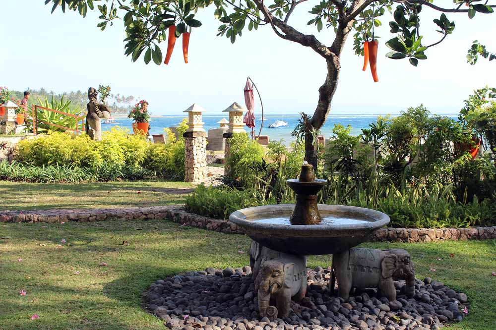 Anlage Blick auf das Meer Sheraton Senggigi Beach Gartenanlage Indonesien Asien Hoteltipp, Sehenswertes und Reisebericht Lombok unbekannte Perle Indonesiens www.gindeslebens.com