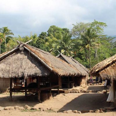 Ursprüngliches Dorf Ausflug Wasserfall Mount Rinjani Wasserfall Lombok Indonesien Asien Hoteltipp, Sehenswertes und Reisebericht Lombok unbekannte Perle Indonesiens www.gindeslebens.com