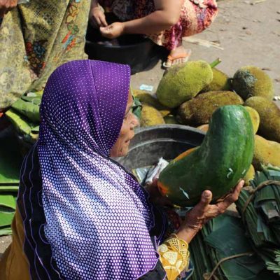 Einkaufen Markt Pasar Gunungsari Lombok Indonesien Asien Hoteltipp, Sehenswertes und Reisebericht Lombok unbekannte Perle Indonesiens www.gindeslebens.com