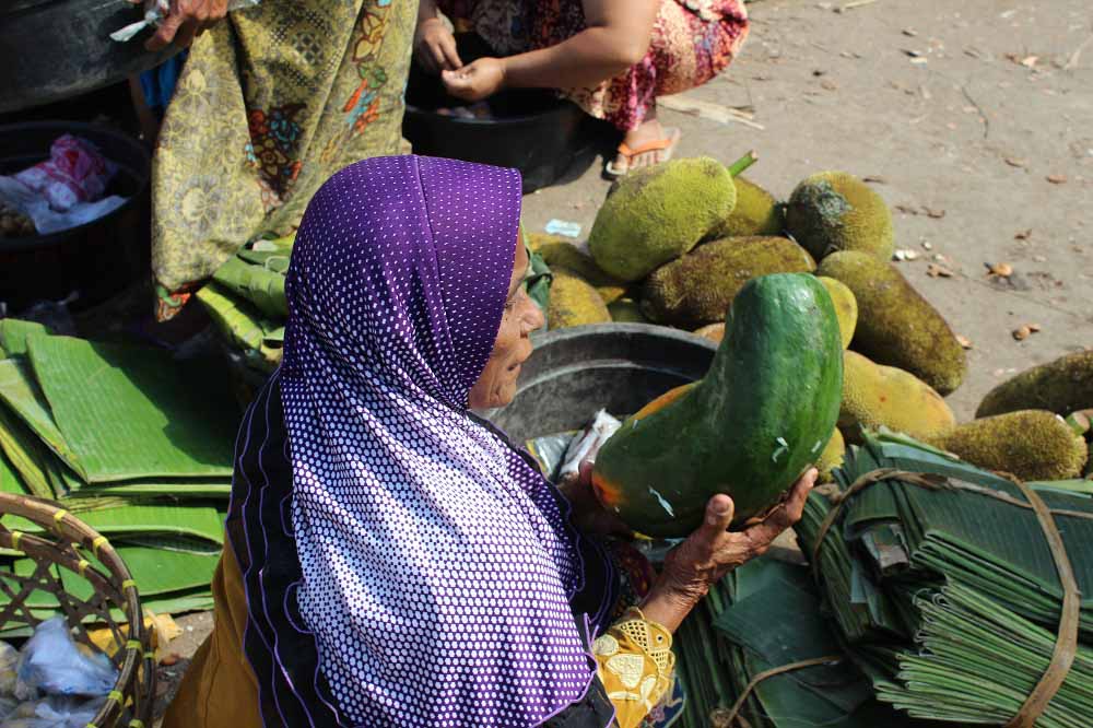 Einkaufen Markt Pasar Gunungsari Lombok Indonesien Asien Hoteltipp, Sehenswertes und Reisebericht Lombok unbekannte Perle Indonesiens www.gindeslebens.com