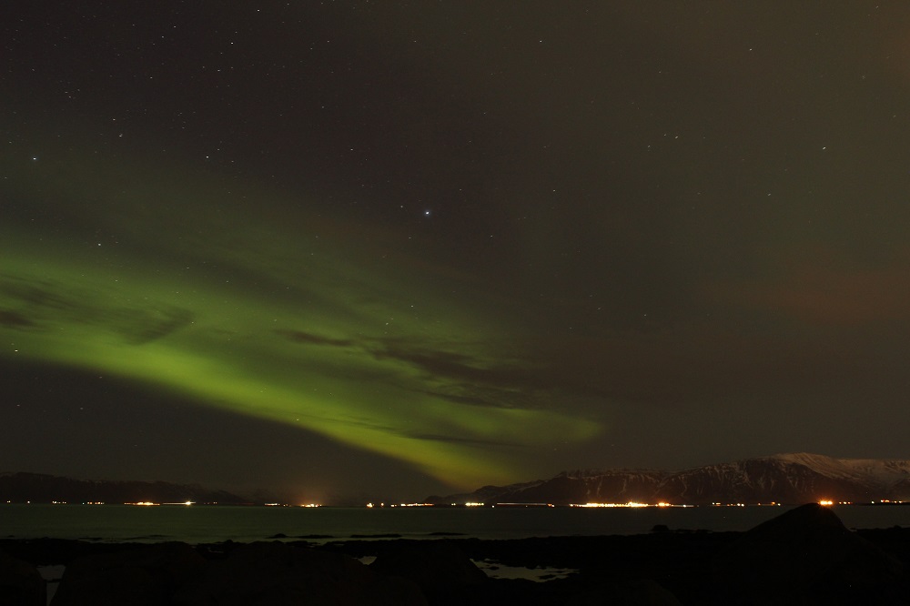 Nordlichter (Aurora Borealis) beim Grótta Leuchtturm Roadtrip Island gindeslebens.com © Thomas Mussbacher und Ines Erlacher