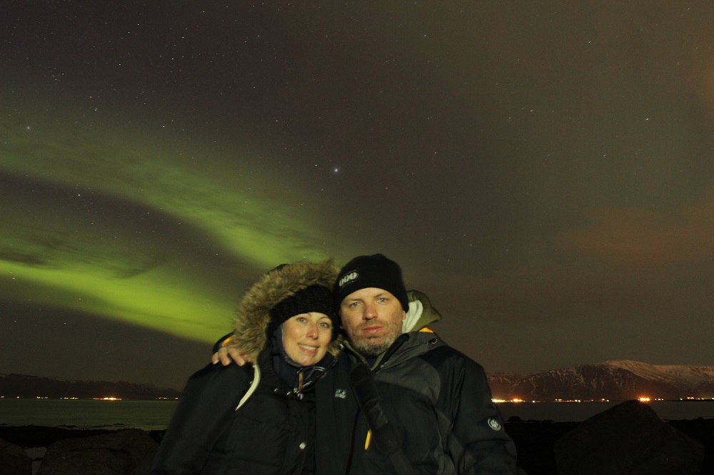 Nordlichter (Aurora Borealis) beim Grótta Leuchtturm Roadtrip Island gindeslebens.com © Thomas Mussbacher und Ines Erlacher