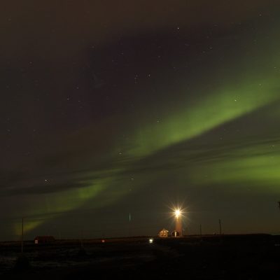 Nordlichter (Aurora Borealis) beim Grótta Leuchtturm Roadtrip Island gindeslebens.com © Thomas Mussbacher und Ines Erlacher