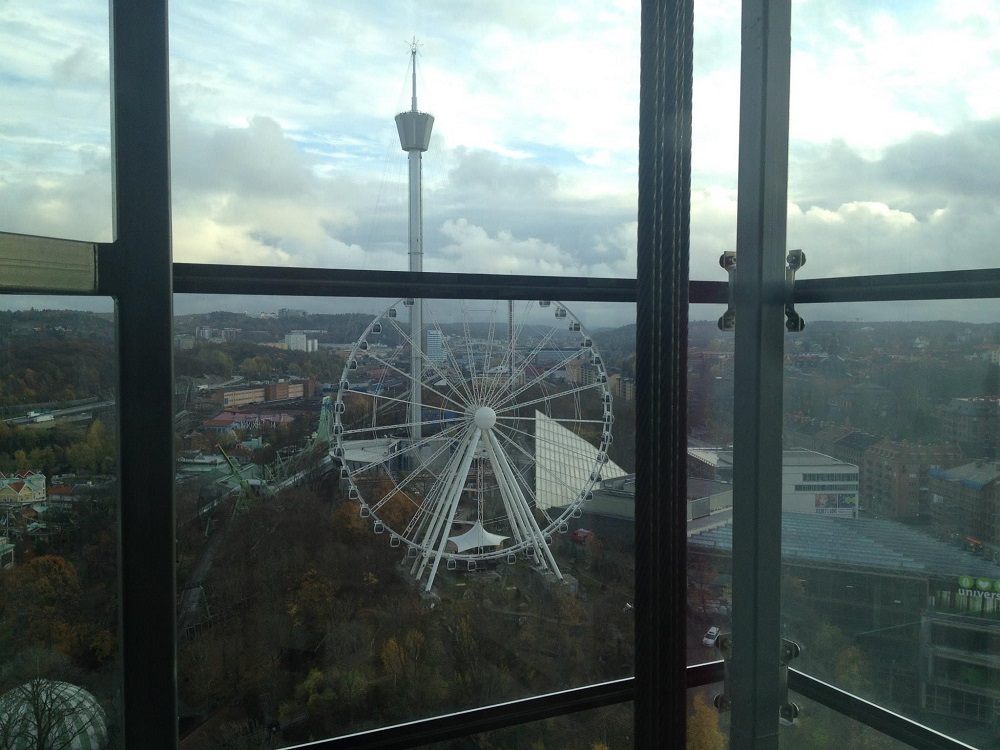 Blick auf das Universeum Liseberg vom Heaven 23 Göteborg Schweden © www.gindeslebens.com