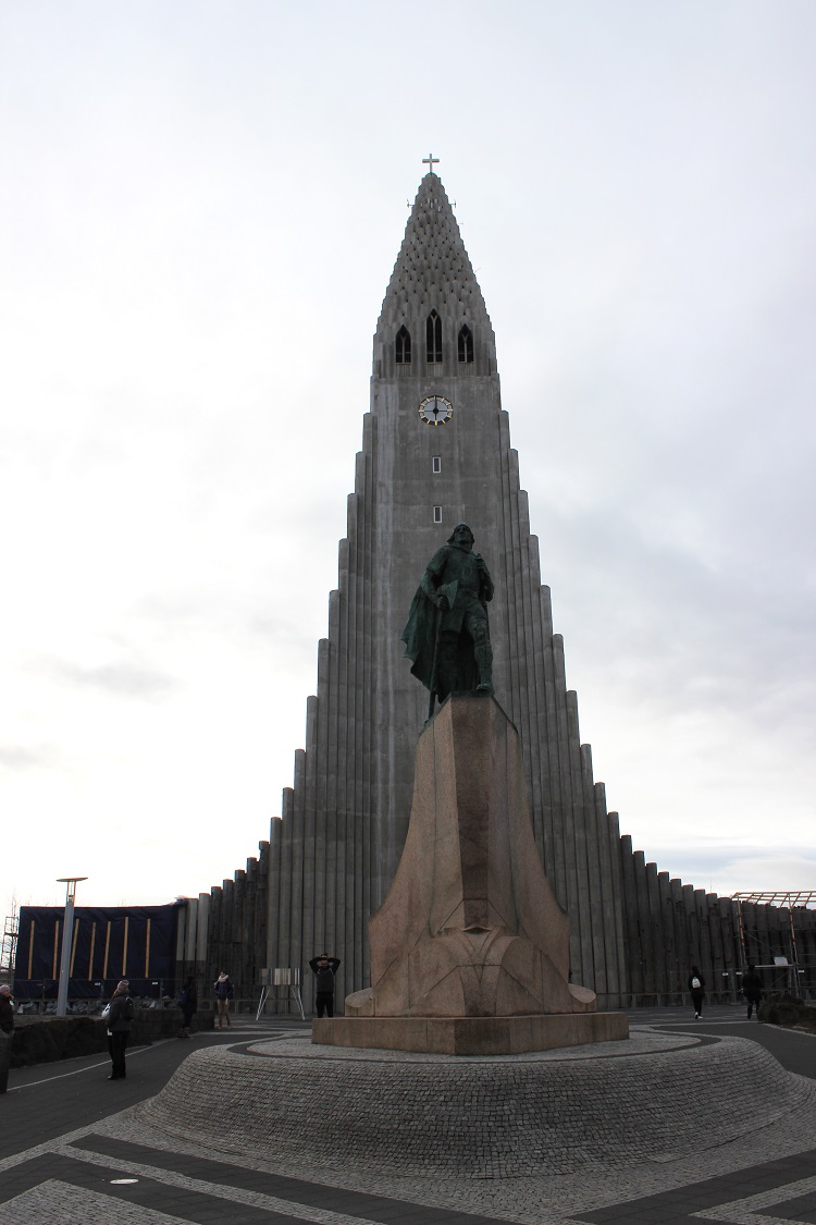 Hallgrimskirche Island Roadtrip Reykjavk und Keflavik © www.gindeslebens.com