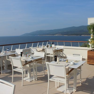 Terrasse mit Meerblick Adults Only Restaurant Valamar Girandella Resort Rabac © www.gindeslebens.com