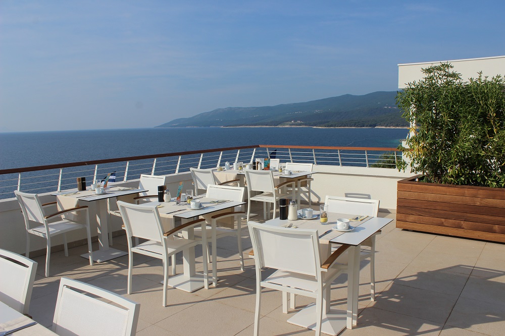 Terrasse mit Meerblick Adults Only Restaurant Valamar Girandella Resort Rabac © www.gindeslebens.com