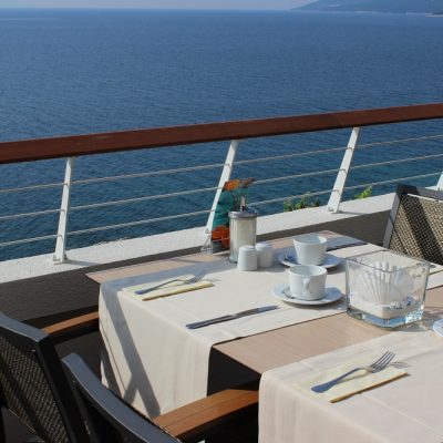 Terrasse mit Meerblick Adults Only Restaurant Valamar Girandella Resort Rabac © www.gindeslebens.com