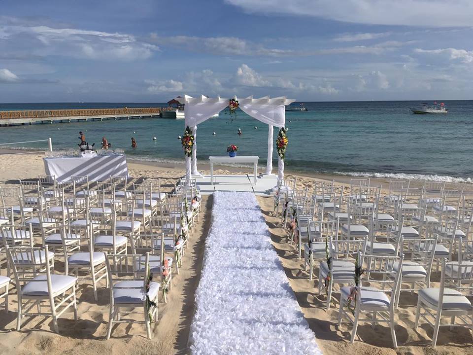 Hochzeit am Strand Dominikanische Republic Iberostar Hacienda Dominicus Heiratsantrag und Hochzeit im Ausland www.gindeslebens.com