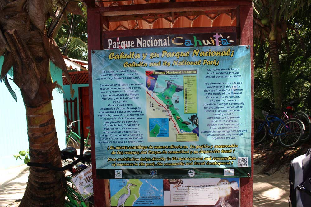 Tafel mit Überblick und Karte Nationalpark Cahuita Costa Rica www.gindeslebens.com