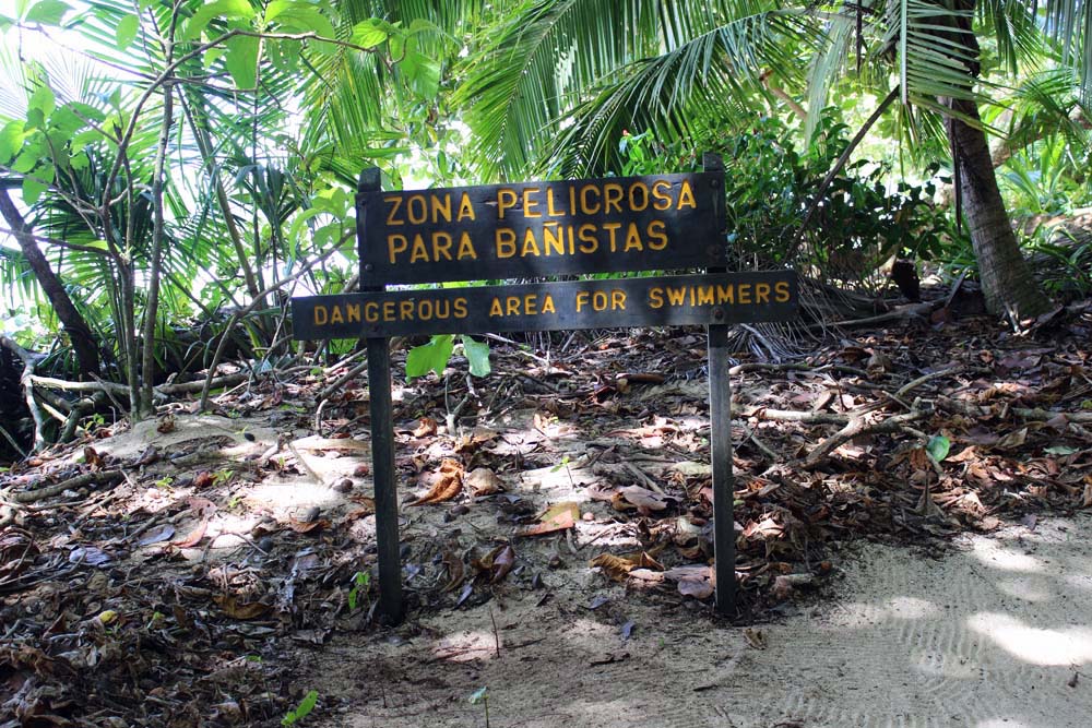 Warnschild Strömung Nationalpark Cahuita Costa Rica www.gindeslebens.com