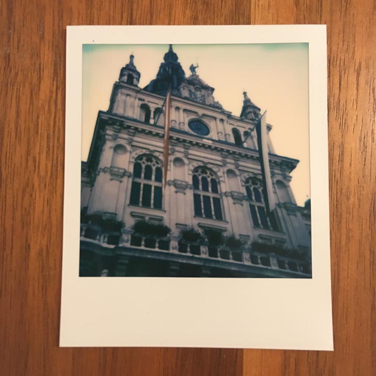 Retro Stadtführung Graz Polaroid Sophort www.gindeslebens.com