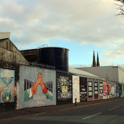 Peace Wall und Murals West Belfast - die Murals im Westen von Belfast Peace Wall www.gindeslebens.com