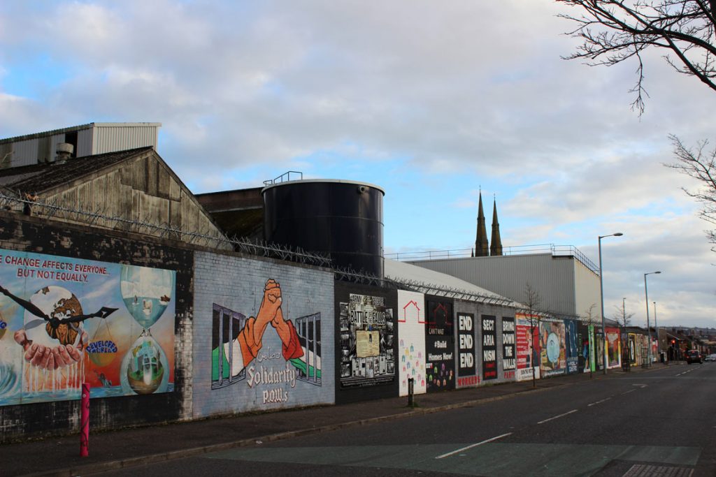 Peace Wall und Murals in Belfast www.gindeslebens.com