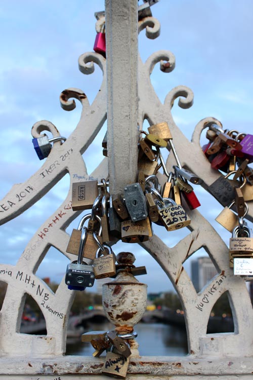 Sehenswürdigkeiten in Dublin Liffey Bridge Ha'penny Bridge www.gindeslebens.com