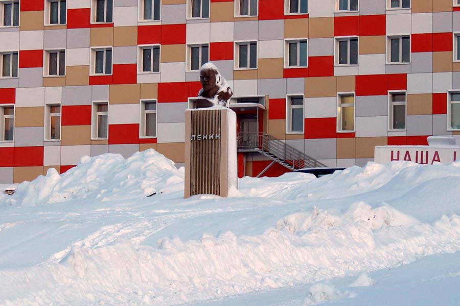 Die zweit-nördlichste Lenin Statue in Barentsburg www.gindeslebens.com
