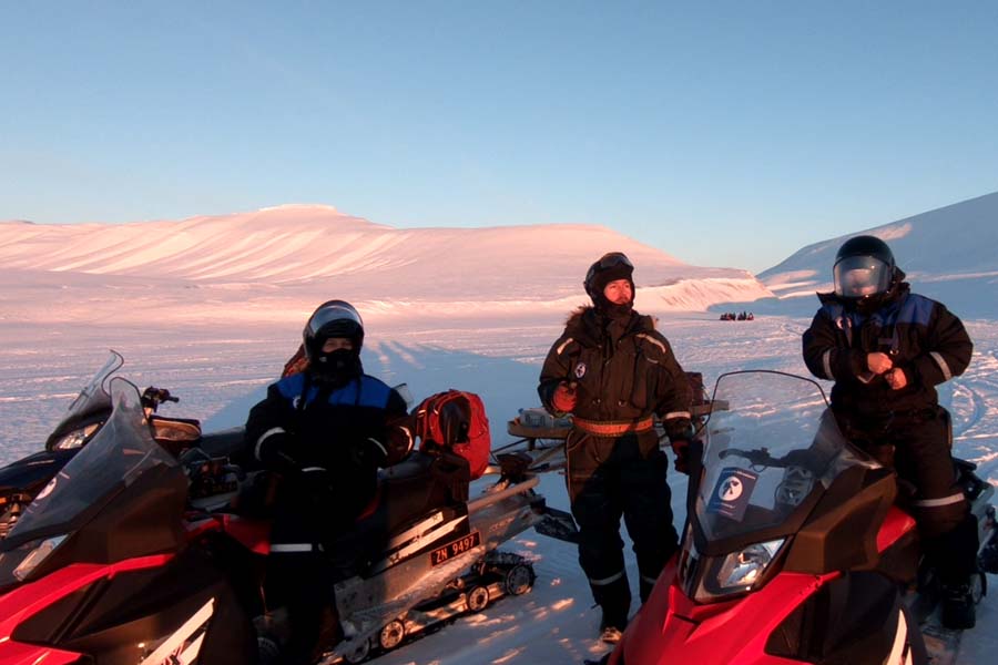 Schneemobilexpedition Barentsburg Spitzbergen Adventures www.gindeslebens.com