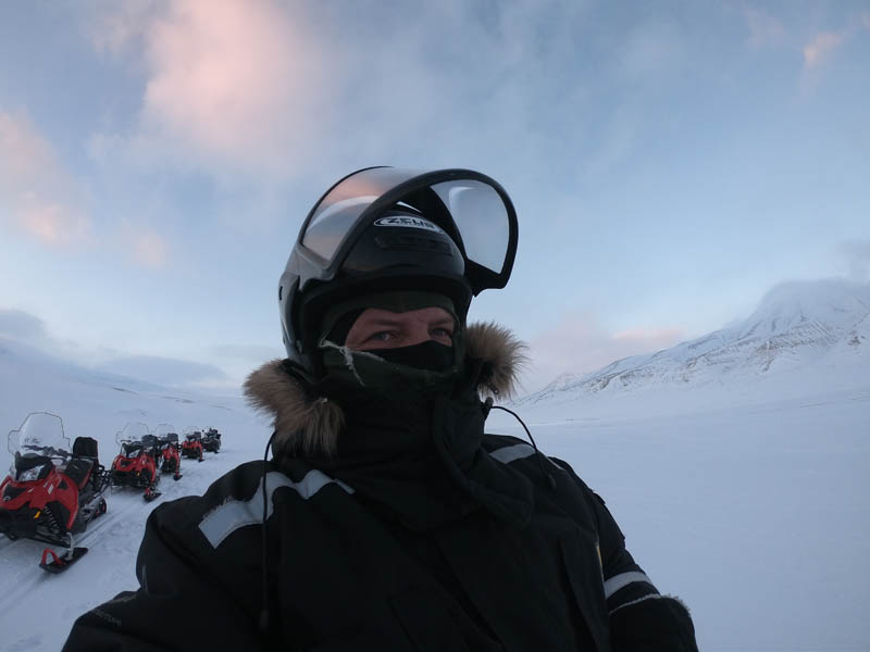 Arctic Treasures Schneemobiltour - Tagestour zum Tempelfjord www.gindeslebens.com