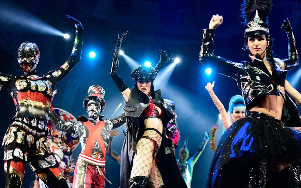 © Friedrichstadt-Palast THE ONE Grand Show Tobias Schwarz