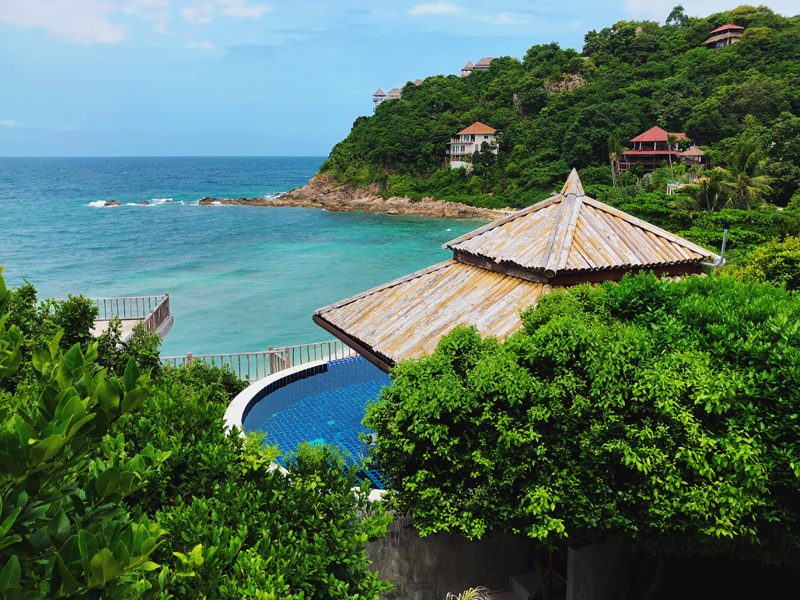 Infinity Pool mit Poolbar Sai Daeng Resort Koh Tao www.gindeslebens.com