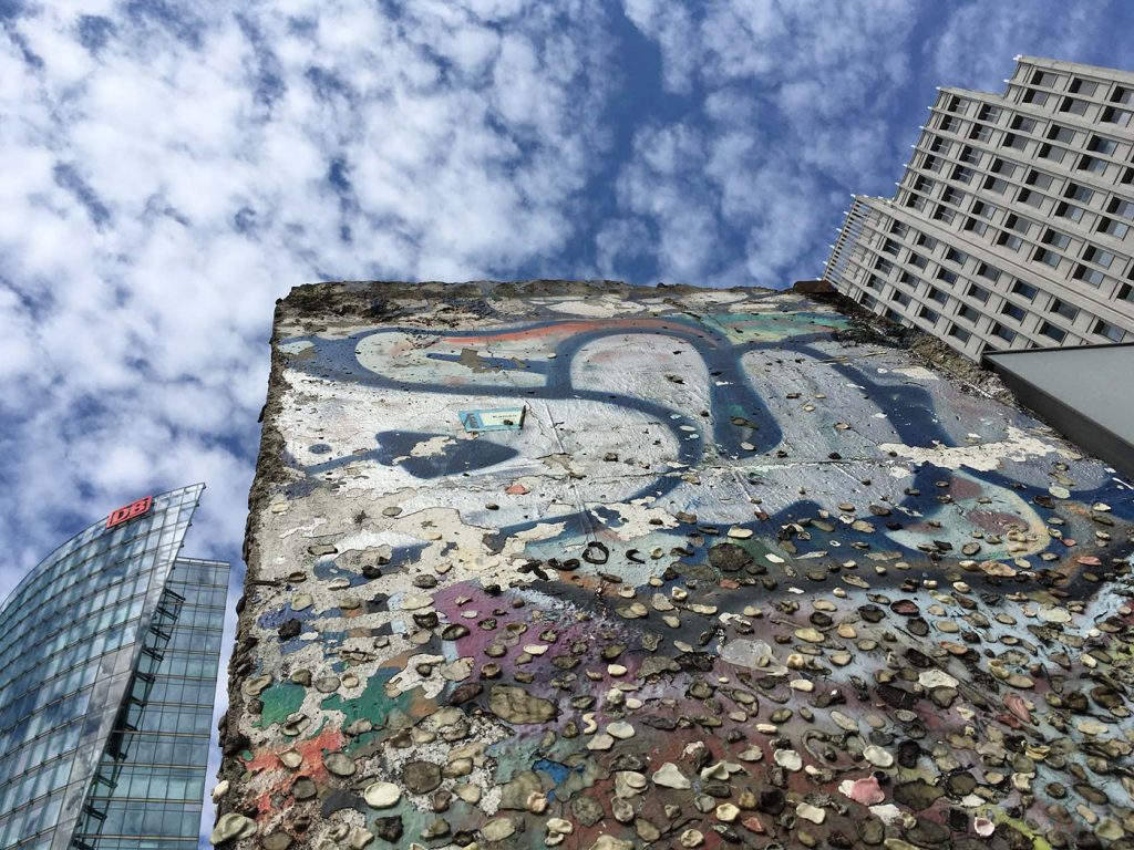 #SalonEuropa Europa ist für uns eine bunte Reise voller Kontraste - Berliner Mauer Gedenkstätte www.gindeslebens.com
