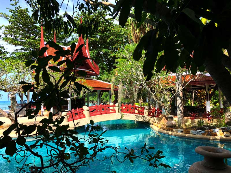 Pool Thavorn Beach Village Resort & Spa Phuket Hotelreview www.gindeslebens.com
