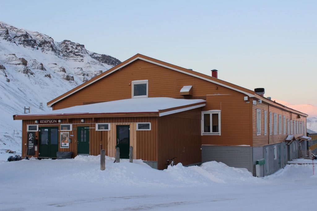 Coal Miners' Cabins Spitzbergen Reise – Hotels und Restaurants in Longyearbyen www.gindeslebens.com