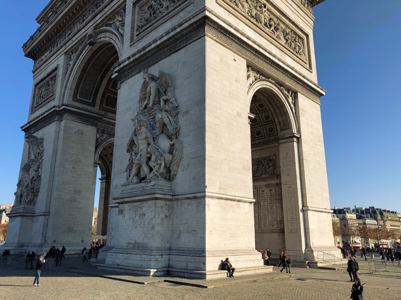 Arc de Triomphe Sightseeing in Paris mit dem Hop-on Hop-off Bus