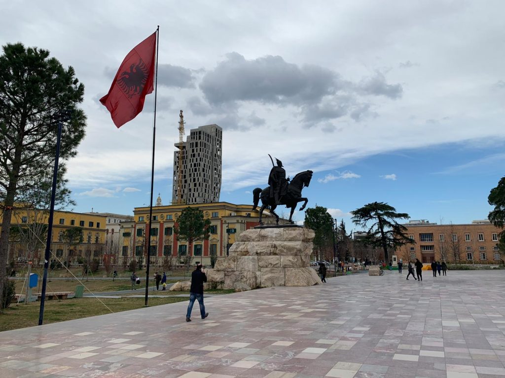 Geheimtipp Tirana Albanien - Sehenswertes für ein Wochenende www.gindeslebens.com