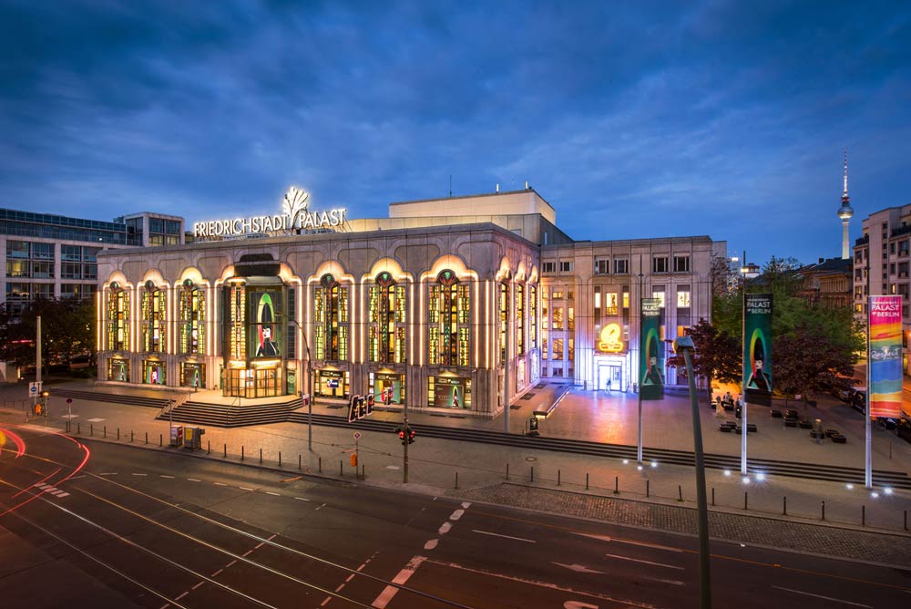 Friedrichstadt-Palast Foto Bernd Brundert VIVID Grand Show im Friedrichstadt-Palast – eine Liebeserklärung an das Leben