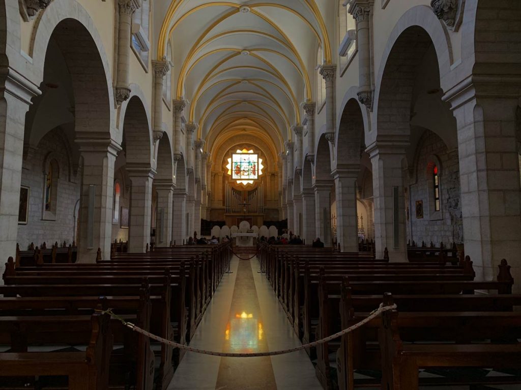 Außenansicht Geburtskirche Bethlehem www.gindeslebens.com