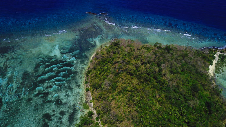 Blue Bay Divers Resort Sahaung Island Tauchresort in Sulawesi